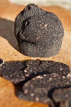 Sliced black truffles - Truffe noire et tranches