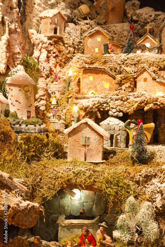 "maquette et maisons de creche de noel" photo libre de droits sur la