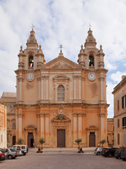 Fototapeta na wymiar St. Peter & Paul Cathedral at Mdina