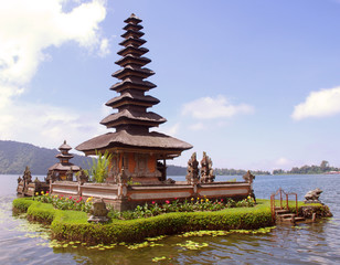 Obraz premium Floating Ruins