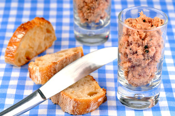 Verrines de rillettes de saumon