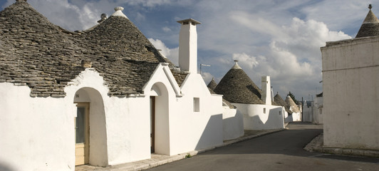 Trulli of Alberobello, Puglia © forcdan