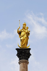 Fototapeta premium Virgin Mary atop the Mariensäule