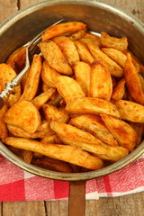 Pfanne mit Kartoffeln