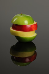Fototapeta na wymiar Apple slices grouped