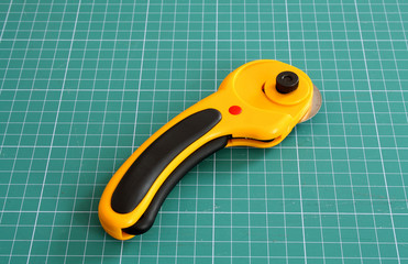 Rotary cutter