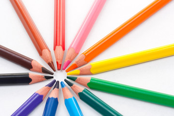 Triangular color pencils circle