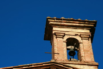 Campanile e crocefisso