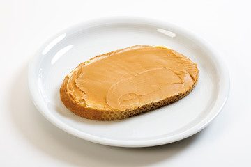 Butterbrot mit Erdnussbutter
