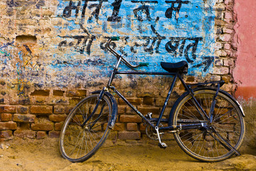 Indien Fahrrad Mauer 2