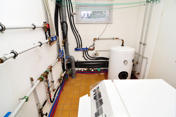 heizungsanlage / heizraum einfamilienhaus