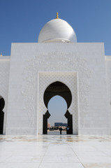 Gro&szlig;e Moschee in Abu Dhabi, Eingangstor