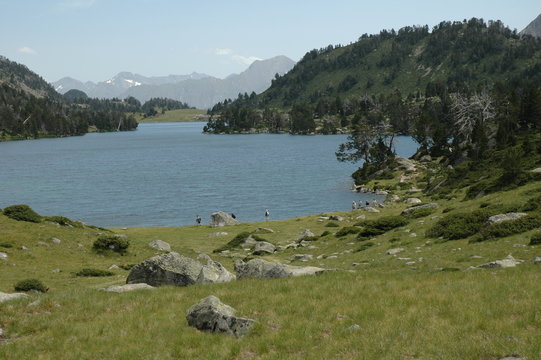 au bord du lac de Madam&egrave;te