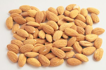 almonds as condiments