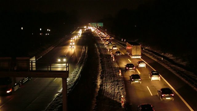 Nachts auf der Autobahn