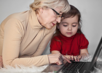 The grandmother with the grand daughter