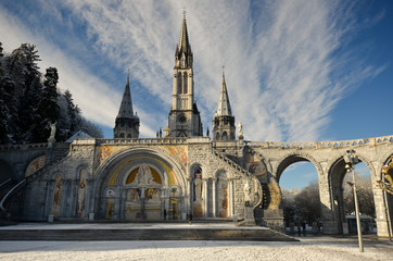 Cathédrale de Lourdes en hiver