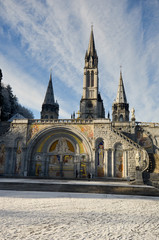 Fototapeta na wymiar Śnieg w Lourdes