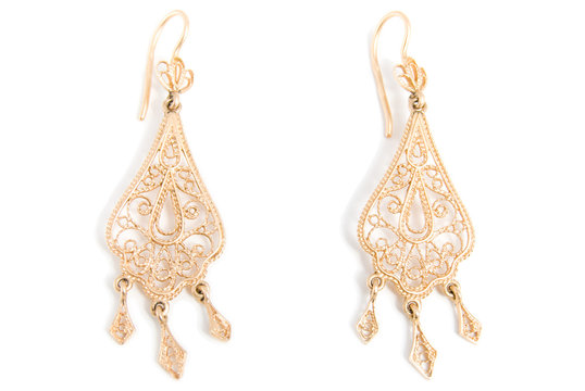Graceful gold earrings