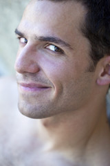 Beau jeune homme garçon viril mâle européen modèle sourire