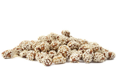 peanuts with sesame