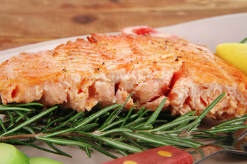 roast salmon fish with tomatoes