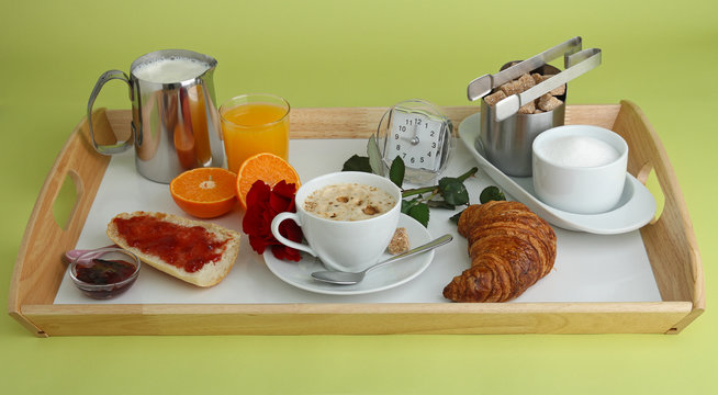 plateau de petit-d&eacute;jeuner