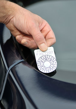 neues Pickerl - KfZ-Pr&uuml;fplakette