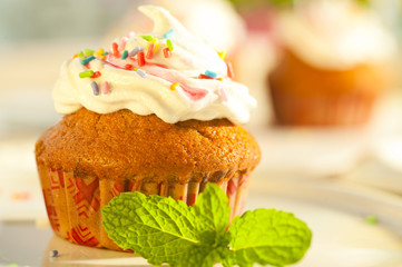 Muffins with cream
