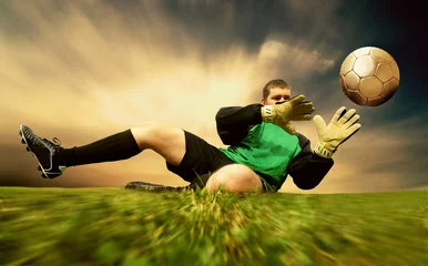 Kussenhoes Sprong van voetbaldoelman op het buitenveld © Andrii IURLOV