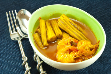 Hot and sour curry form drumstick tree and prawn