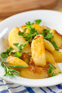 Baked potatoes with fresh herbs