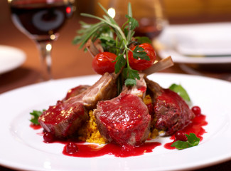 grilled beef with tomato
