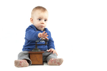 bébé jouant