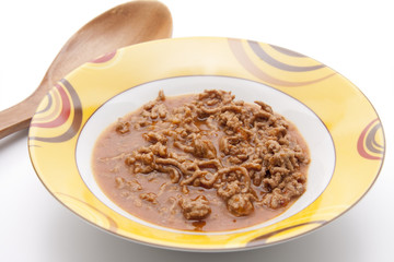 Bolognese mit Holzlöffel
