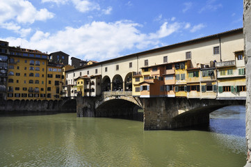 Fototapeta na wymiar Ponte Vecchio we Florencji, Włochy