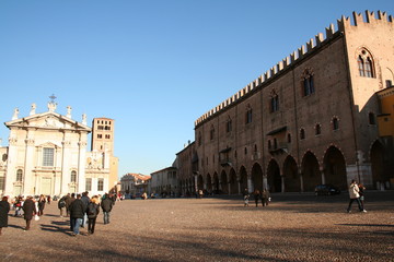 Obraz premium MANTUA CENTRE,SORDELLO SQUARE