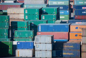 Container al porto di Genova