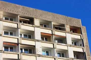 Plattenbau unsaniert, Ausschnitt