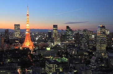 東京の夕暮れ