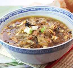 Sauer-Scharf-Suppe