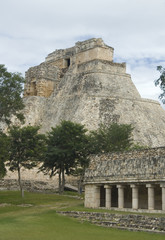 Fototapeta na wymiar Piramida Magician, Uxmal, Meksyk