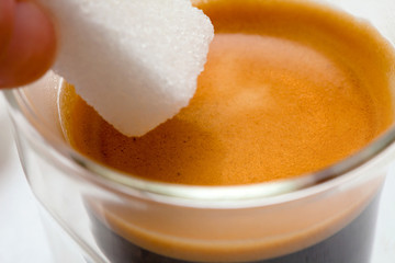 Du sucre dans le café ?