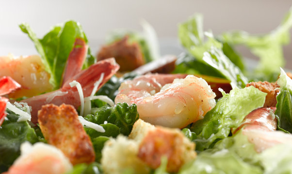 shrimp spinach salad
