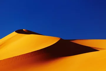 Fotobehang Zandduin in de Sahara-woestijn © Dmitry Pichugin