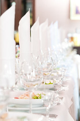 Obraz na płótnie Canvas close-up catering table set
