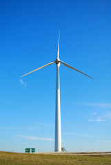 Fototapeta na wymiar wind turbine