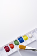 絵の具とパレット