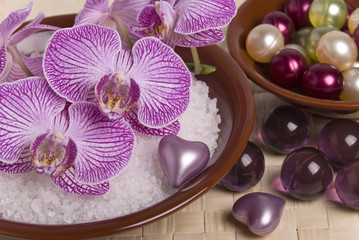 Obraz na płótnie Canvas Bath accessories and orchid
