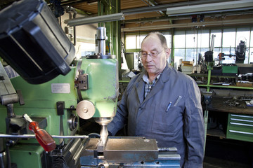 Fototapeta premium Senior bei der Arbeit